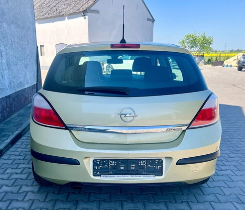 Opel Astra cena 6600 przebieg: 177000, rok produkcji 2004 z Strzelno małe 137